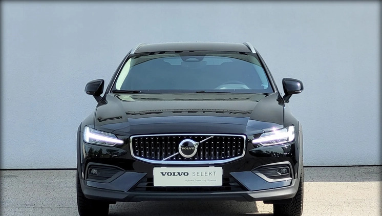 Volvo V60 Cross Country cena 239555 przebieg: 12130, rok produkcji 2023 z Szczucin małe 466